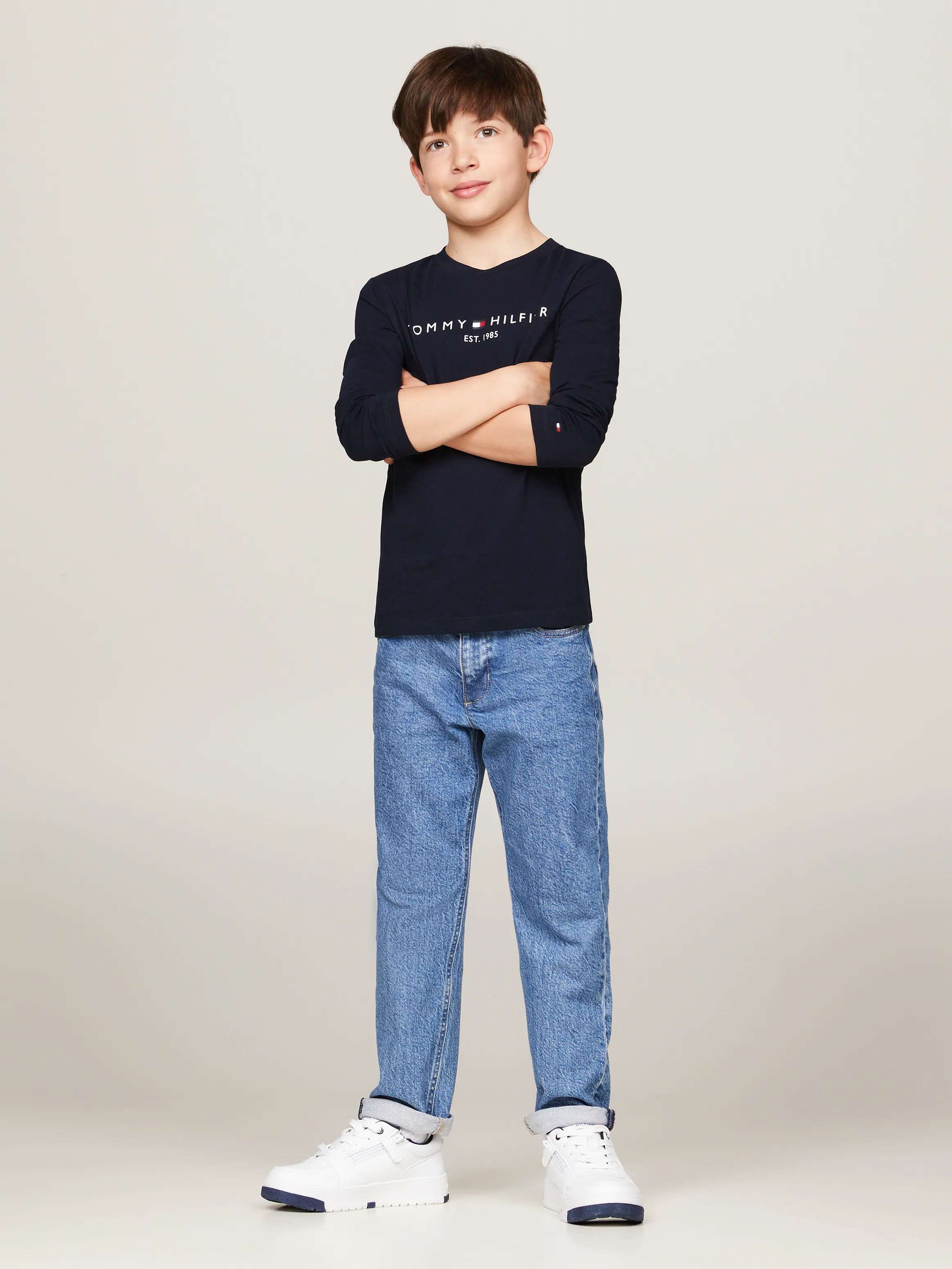 Kids Unisex 8-16 Essential Logo Long-Sleeve T-Shirt | T-Shirts | Tommy Hilfiger