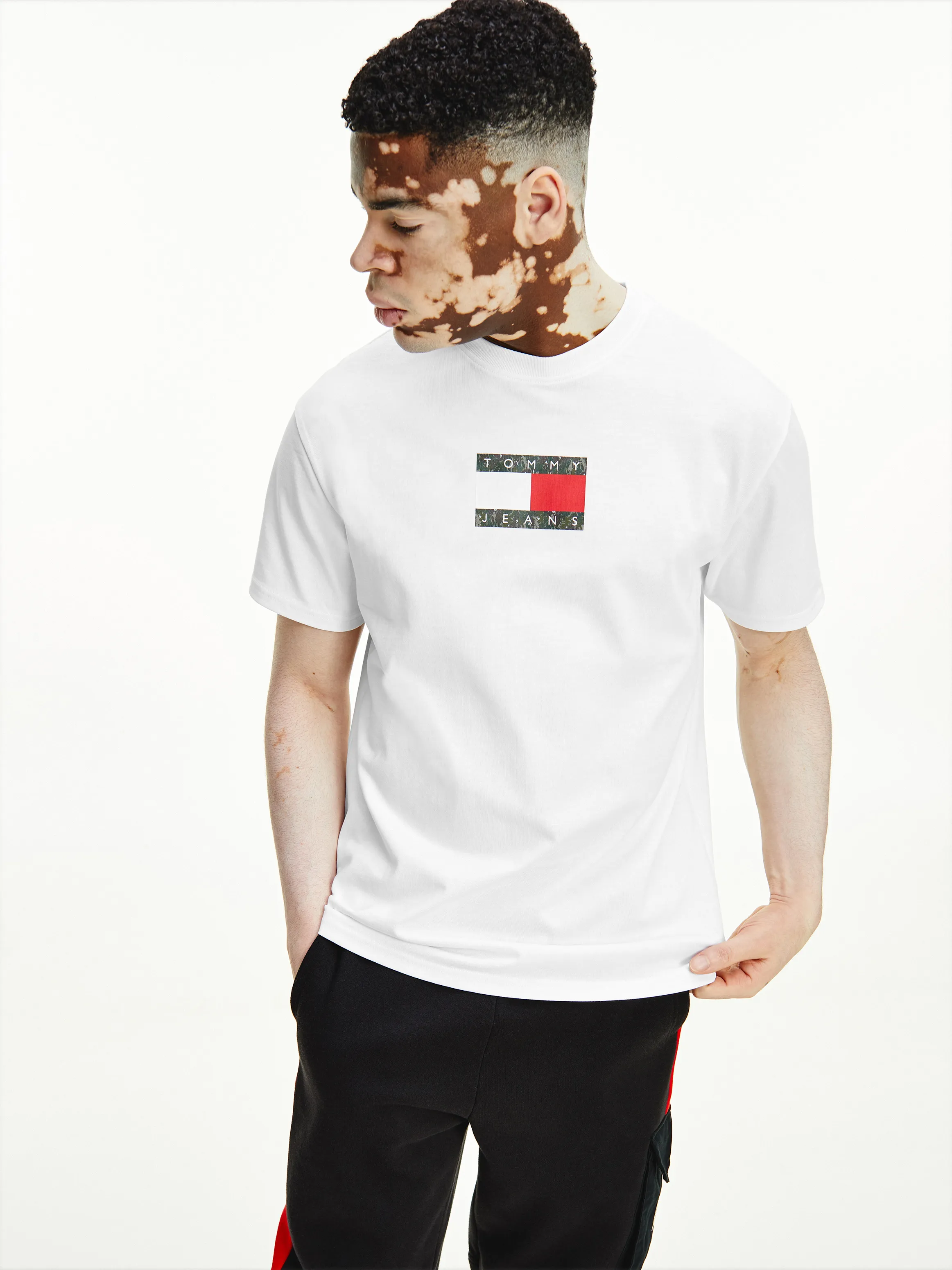 Tommy Badge Camo T-Shirt | T-shirts | Tommy Hilfiger